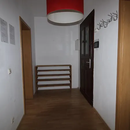 Zuhause Gemuetliche 2-zimmerwohnung 65 M2 Mit Grosser Kueche 4 Betten De, Pl, En Apartament *