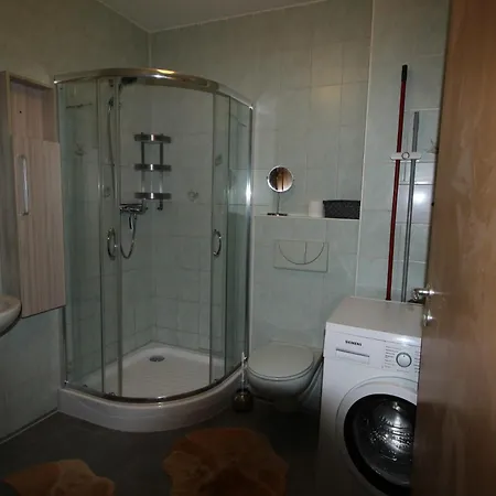 Zuhause Gemuetliche 2-zimmerwohnung 65 M2 Mit Grosser Kueche 4 Betten De, Pl, En *