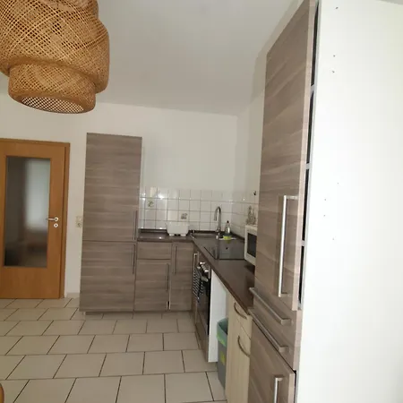 Zuhause Gemuetliche 2-zimmerwohnung 65 M2 Mit Grosser Kueche 4 Betten De, Pl, En Лейпциг
