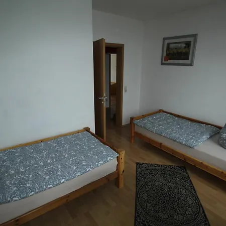 Апартаменты Zuhause Gemuetliche 2-zimmerwohnung 65 M2 Mit Grosser Kueche 4 Betten De, Pl, En Лейпциг